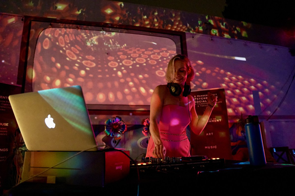 Always class with @district216official! 😉

Thanks for having me <a href="/jacobtell/">Jacob Tell</a> and team! It was wonderful to MC this special evening around #psychedelics &amp; #music, moderate the panel and throw down a fun little house set.💃🏼

Oooh baby, music sounds better with youuuuu 🎶