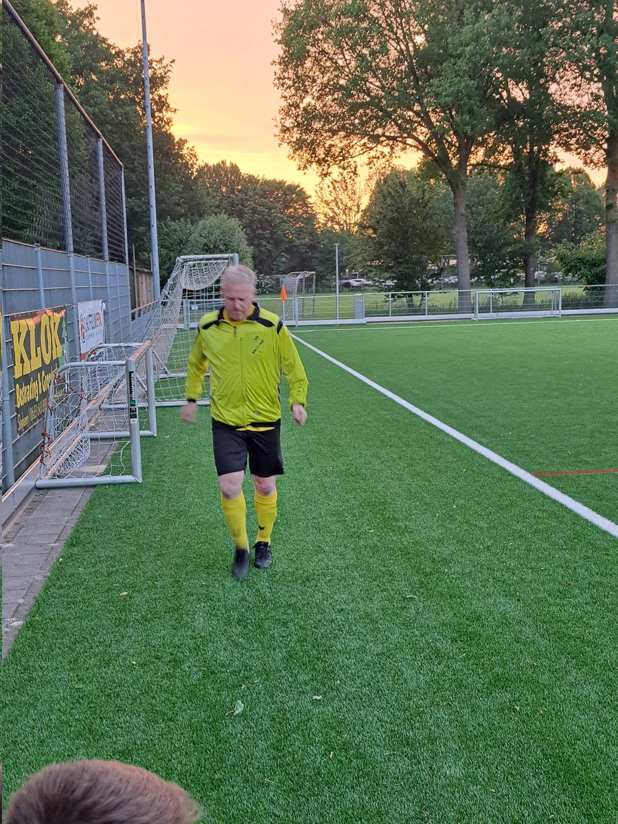 44Dkb's tweet photo. En wie loopt er warm https://t.co/oOproA9EC4
