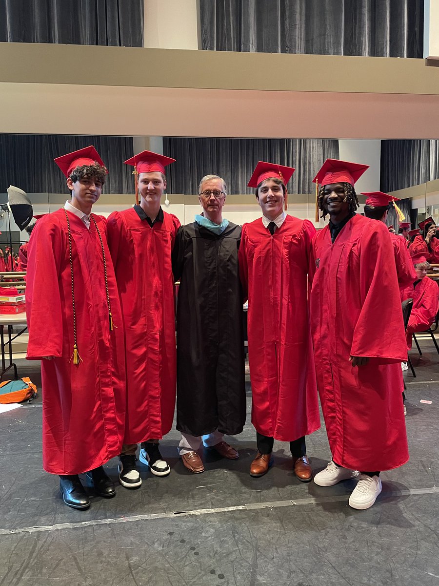 Congrats to our graduates 🎓. We can’t wait to see what you accomplish next. You will be missed. Thanks for all you did for us‼️#classof2024 #family