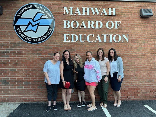 We celebrated the Mahwah Teachers of the Year at last night’s BOE Meeting and today at the BCSA’s Bergen County luncheon! Congratulations all the nominees, especially Ms. Courtney Byrnes who is the Betsy Ross Teacher of the Year! 🎉🍎 #MahwahConnects