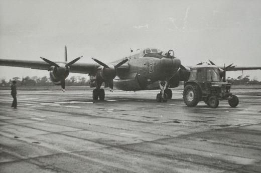 NewarkAirMus's tweet photo. We've just been preparing some publicity material regarding our ongoing repaint of #Shackelton #WR977 & we're reminded of these 3 pictures from the recently donated archive material from the late #ShackletonYoda Rob Lindsay
#BlueSkies https://t.co/OWVZbJ2blb