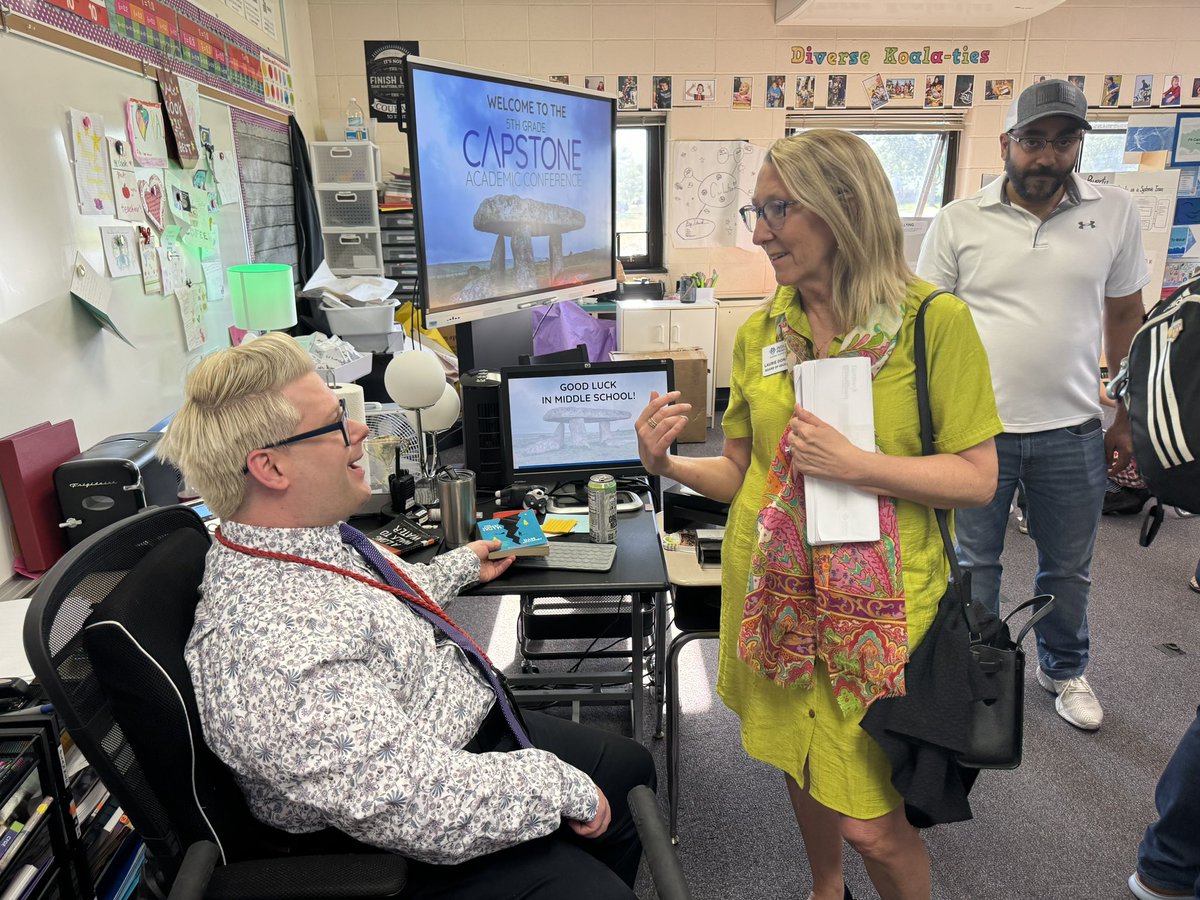 MrCookSchool's tweet image. Thanks @laurieedonahue for stopping by the @CowlishawKoalas’ first ever #PACapstoneAcademicFair! More photos to come! #FutureReady204