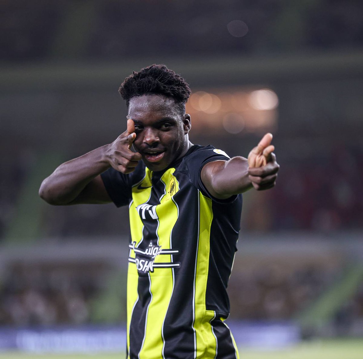 SPL's tweet photo. الفتى الذهبي ⭐

طلال حاجي يسجل ثاني أهدافه مع @ittihad هذا الموسم 🟡👏

#الاتحاد_ضمك | #yallaRSL https://t.co/FQibSvVBcw
