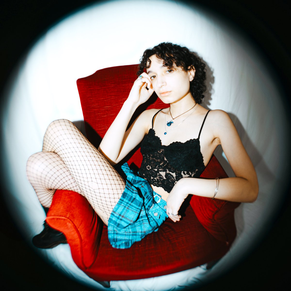 listenwivmonger's tweet photo. Brit-punk-pop from Brighton courtesy of @Jopymusic with new single 'Head Hunters Pub And Grub' out now via @bluemoonpress and @goo_records : https://t.co/TfbWrDuGXU https://t.co/B2Fpkw7eCj