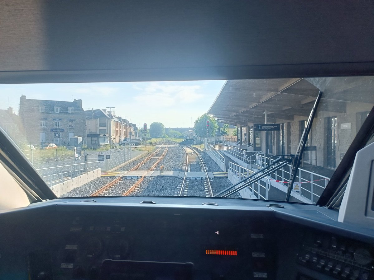 Aujourdhui c'était Étude de Ligne !
Le plaisir d'enfin monter dans un engin plus jeune que moi 😆

Alors, où étais-je ?