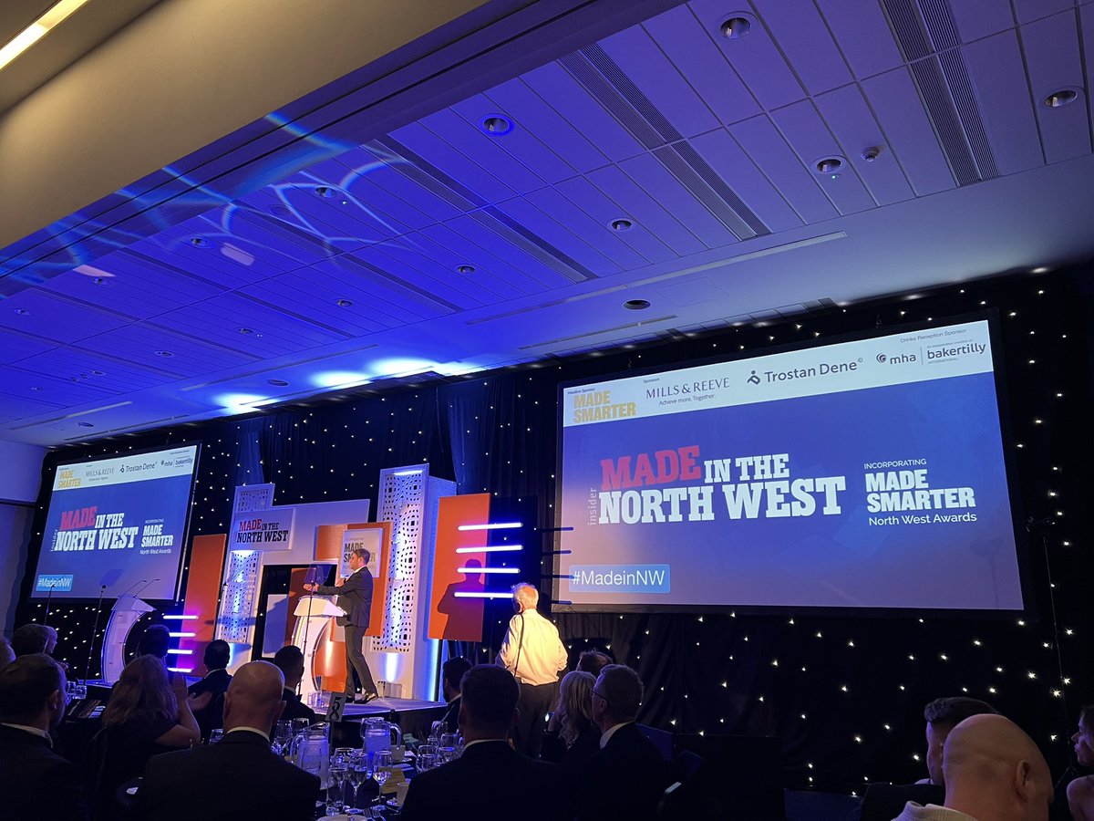 Team #GrasmereGingerbread ready for the awards. #MadeinNW #BizHour <a href="/MadeSmarterUK/">MadeSmarterUK</a> Super funny opener from Scott Bennett. 💙