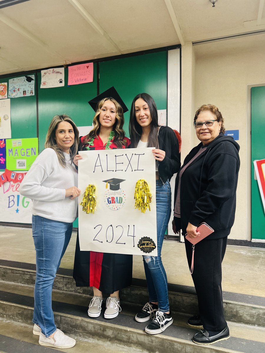 Full Circle Moment! 🎓✨ Segerstrom High School seniors returned to Greenville Fundamental Elementary for the annual Senior Walk, inspiring young minds and expressing gratitude to the teachers and staff who helped them along the way. Keep reaching for the stars, future grads!🌟📚