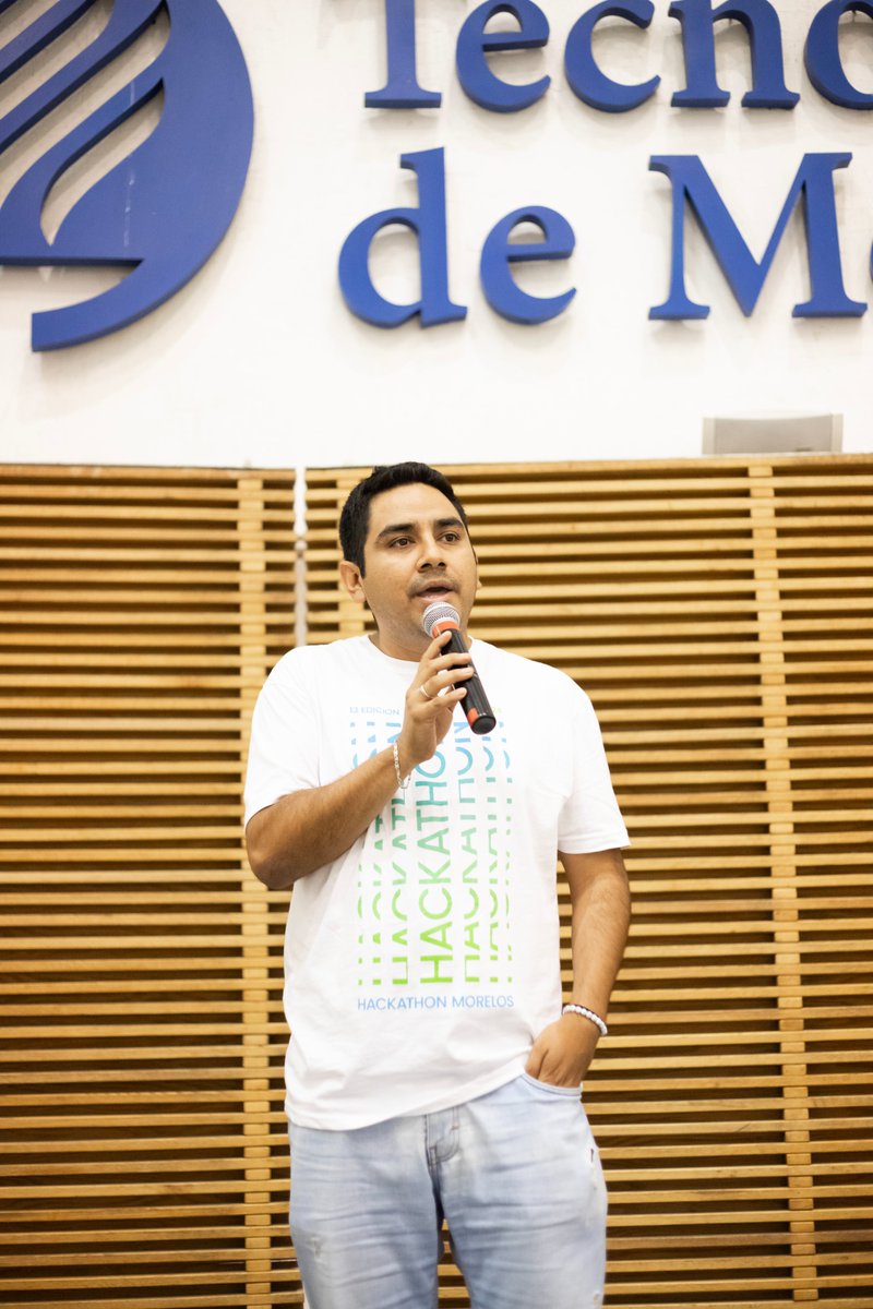 HackMorelos's tweet photo. ¡Gracias talleristas! 🙌 Queremos expresar nuestro más sincero agradecimiento por su valiosa participación en el Hackathon Morelos, 13ra edición. Gracias a su dedicación y generosidad, nuestros hackers aprendieron, se inspiraron y crecieron en sus proyectos. https://t.co/lWiGTXaJjr