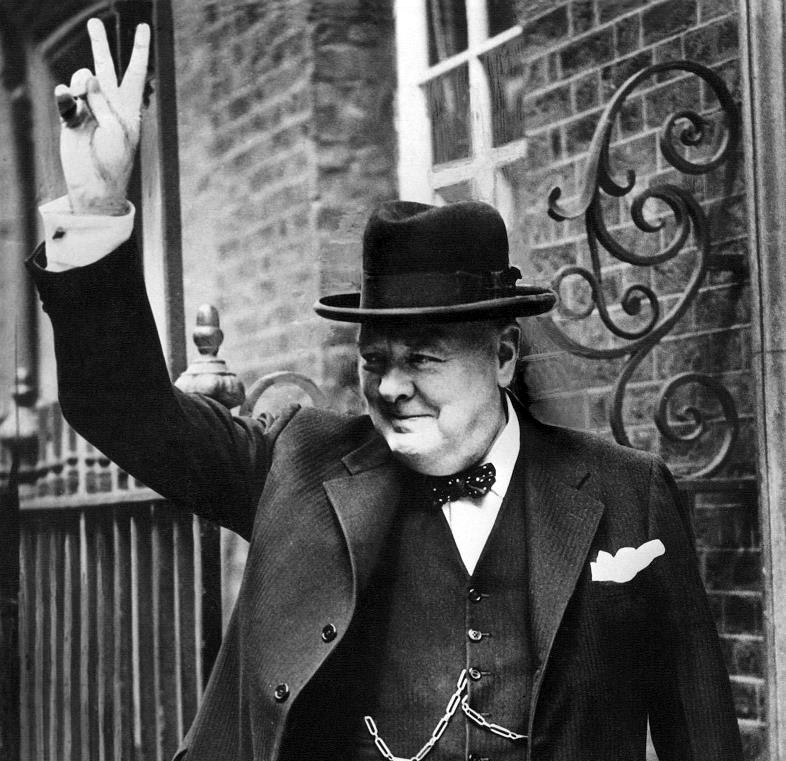 1945'te bugün: Hükûmetteki İşçi Partili bakanların koalisyondan çekilmeleri üzerine Churchill başbakanlıktan istifa etti. Churchill, 5 Temmuz 1945'teki bir sonraki seçimi İşçi Partisi lideri Clement Attlee karşısında farkla kaybedecekti.
