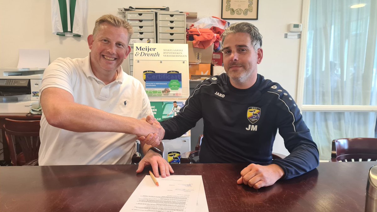 It's official, de handtekening staat! Heel veel succes komend seizoen Eddy en Jarno in de 3de klas!