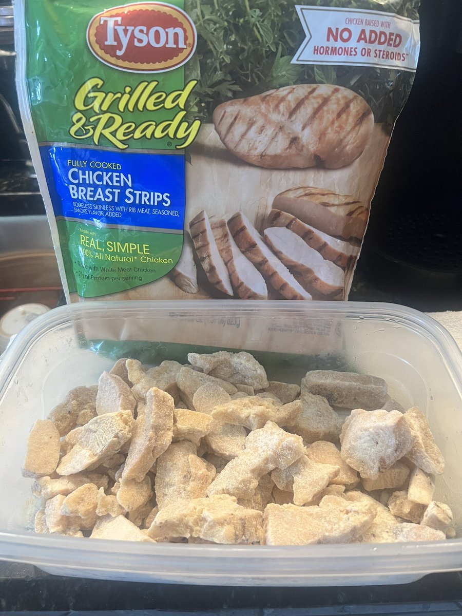 Very_Unique4's tweet photo. @TysonFoods I just opened this bag. This looks more like chunks and nuggets….not ONE strip in the bag. #buyerbeware #falseadvertisement #ripoff https://t.co/L8lp17ndV3