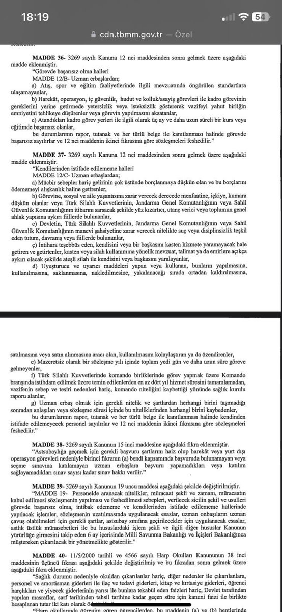 avoguzuce's tweet photo. Anayasa’ya aykırı bulunarak iptal edilen Kendisinden İstifade Edilememe maddesi, süslenip,boyanıp yeniden 3269 Sayılı Kanuna getirilmesi için kanun teklifi verilerek uzman onbaşı, #uzmançavuş olarak çalışan personeli nasıl atarız diye yol aranmaya başlanmış. 

Ucu açık şekilde, amirin iki dudağı arasında yorumlanarak istedikleri maddeye sokabilecekleri bir kanun maddesinin 3269 sayılı Kanuna eklenmesini doğru bulmuyorum.

Terörle mücadelenin kahramanları, çocuğundan ailesinden yıllarca uzakta görev yapan kahramanlar, vatan için gözünü kırpmadan şehadeti göze alan insanlar pamuk ipliğiyle bağlı sözleşmeler ile çalıştırılmamalı. Hele amirin iki dudağı arasında olmasına imkan verecek kanun maddeleri kendilerine reva görülmemeli.!!

Bu yanlıştan dönülmesi gerekmektedir. 

Sesimizi ilgililer duyana kadar hak aramaya devam edeceğiz.