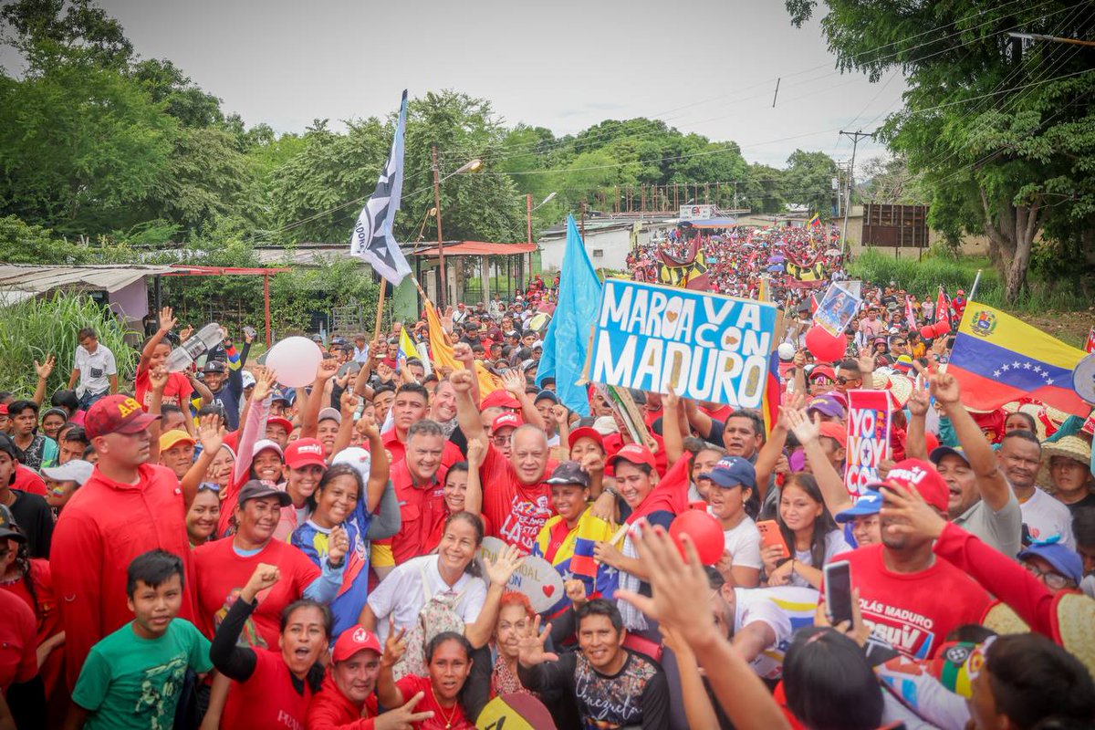 🚩 Amazonas con la bendición de nuestros ancestros va en avanzada por el Futuro de Venezuela y también el futuro de la Humanidad 🌎 Vamos Con Nicolás ‼️ El Candidato de la Paz ‼️ #ConChávezYMaduroPaLoQueSea #CreoEnVenezuela @NicolasMaduro @dcabellor