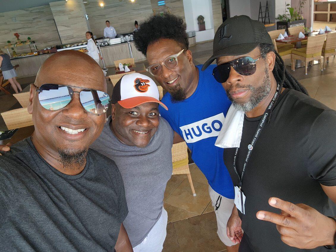 4 comedians get it in mexico!!!💪🏾 #danieldugarcarnival #billydwashington #SpikeDavis 🌴🌴🌴