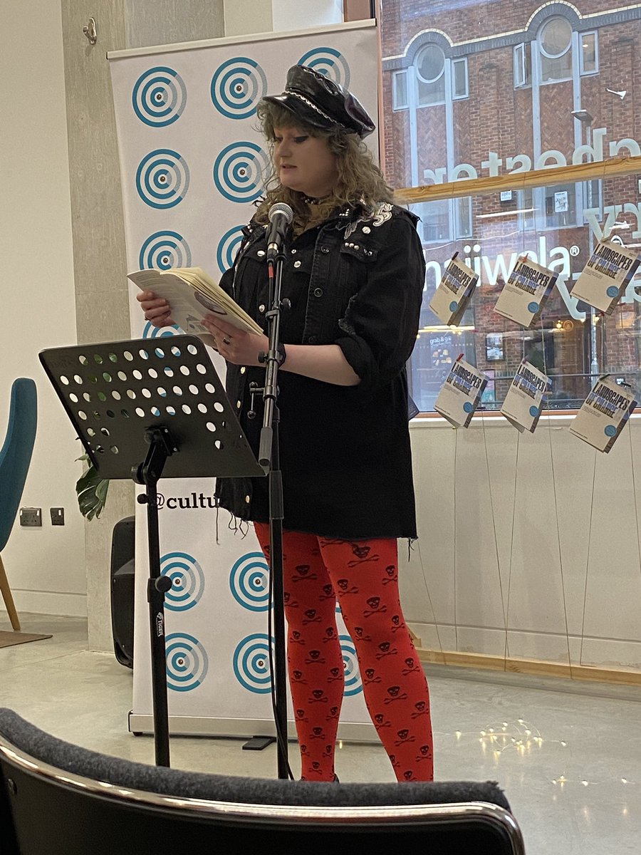 Brilliant showcase of political poetry @McrPoetryLib tonight for #HardPressed @cultureword event celebrating Citizen 32.

Thanks to all the readers: John G Hall, Tony Curry, @GerryPoetry @neilcambers Anna Percy, Stephen Waling, Neil Fawcett, Roz Johnson👏🏻

#CityofLit