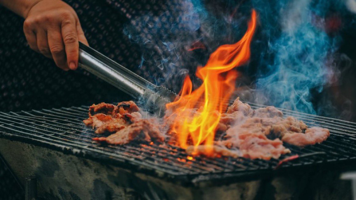 Grilling season is upon us! 🔥🍔 Follow these grilling safety tips to make sure everyone has a good time. ✅ Only use BBQs outdoors. ✅Place the BBQ at least 3m from all structures ✅Make sure your grill is located on a flat, level surface ✅Don’t leave the BBQ unattended
