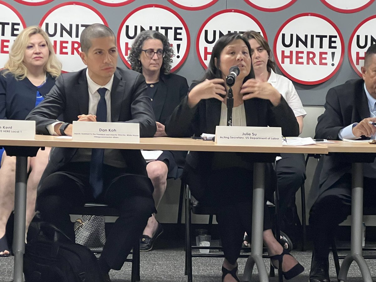 IllinoisMfgAssc's tweet image. The @IMA_Today’s @SarahMarieIL is participating in a small group meeting in Chicago with Julie Su, Acting Secretary @USDOL and Special Assistant to the President / White House Deputy Director Office of Intergovernmental Affairs @DanKoh46 along with leaders in the business…