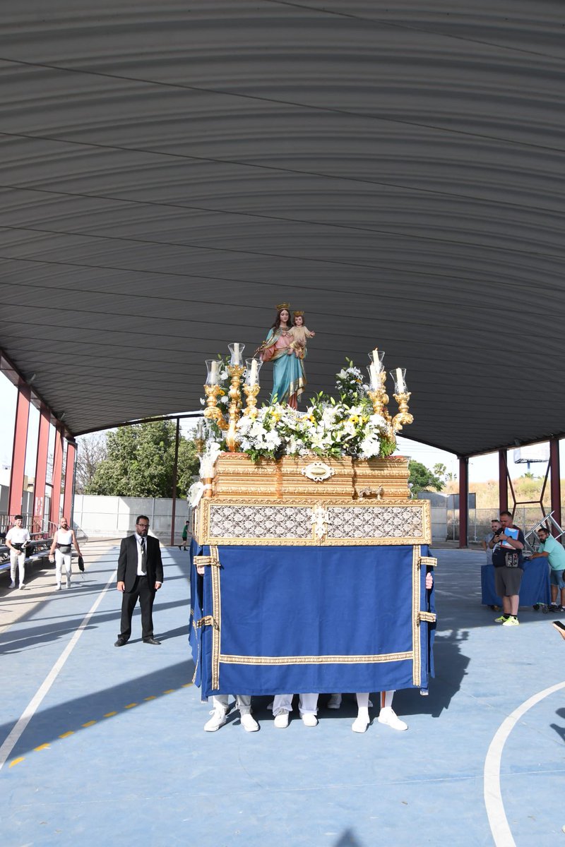 ArtesacroT's tweet photo. Procesión de María Auxiliadora en Su Eminencia. @fmornese 

#LaProvinciaExiste #SacramentalesSevilla24 #GloriasSevilla24 
#TDSCofrade 
#Sevilla #ASacro 
📸 @LuisManuelFernn https://t.co/jRT1FGWOkS