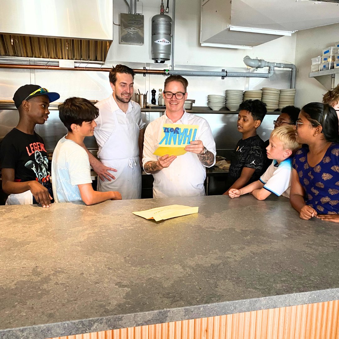 TFSS_'s tweet photo. π Today, #thefarefoodco hosted a special lunch for the #beyond330 junior chefs who participated in last month's Junior Chefs Cooking Competition! The kids got to tour the kitchen, ask questions & enjoy a delicious meal. BIG THANKS to #thefarefoodco for their support! https://t.co/S7lqq4Fhs6