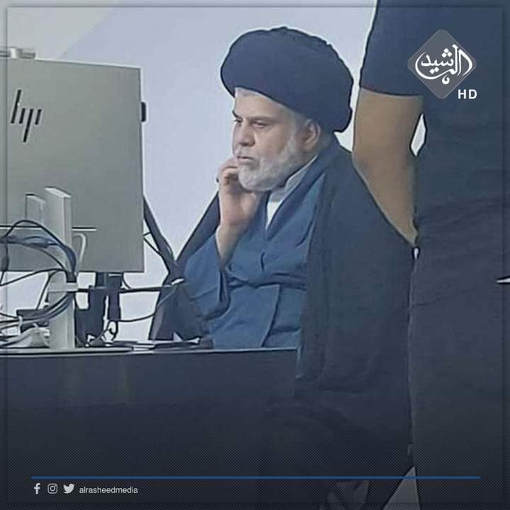 Mohammed_alhu13's tweet photo. اكو سياسيين  الجواز يجيهم للبيت  والسيد بنفسه يروح ويحجز حاله حال اي مواطن
يدل على تواضعه وزهده والكل يعرف اغلب الشخصيات التي لاترتقي الى مستوى سماحة القائد السيد مقتدى الصدر أعزه الله وهمه ببيوتهم يجددون للهم جوازات الهم ولعوائلهم 
لكن سماحته يرفض ذلك وينمي في المجتمع روح الزهد والتواضع .