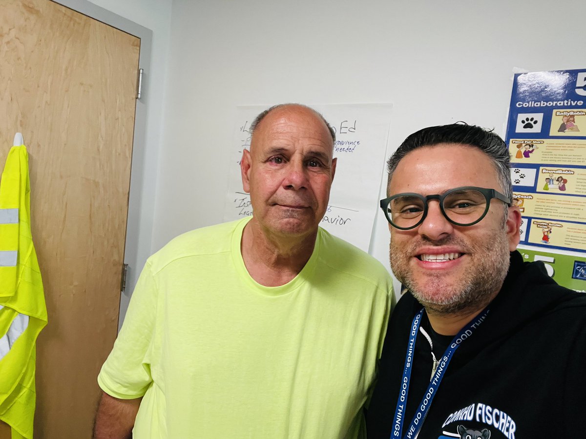FischerD205's tweet photo. A huge shoutout to Mr. Igarra, our amazing Crossing Guard! He loves our students and families at Fischer and is grateful for the warm treatment he's received. Thank you, Mr. Igarra, for keeping us safe and starting and ending our days with a smile!
#WeAreD205 #WeAreFischerD205 https://t.co/NarclRYFRh