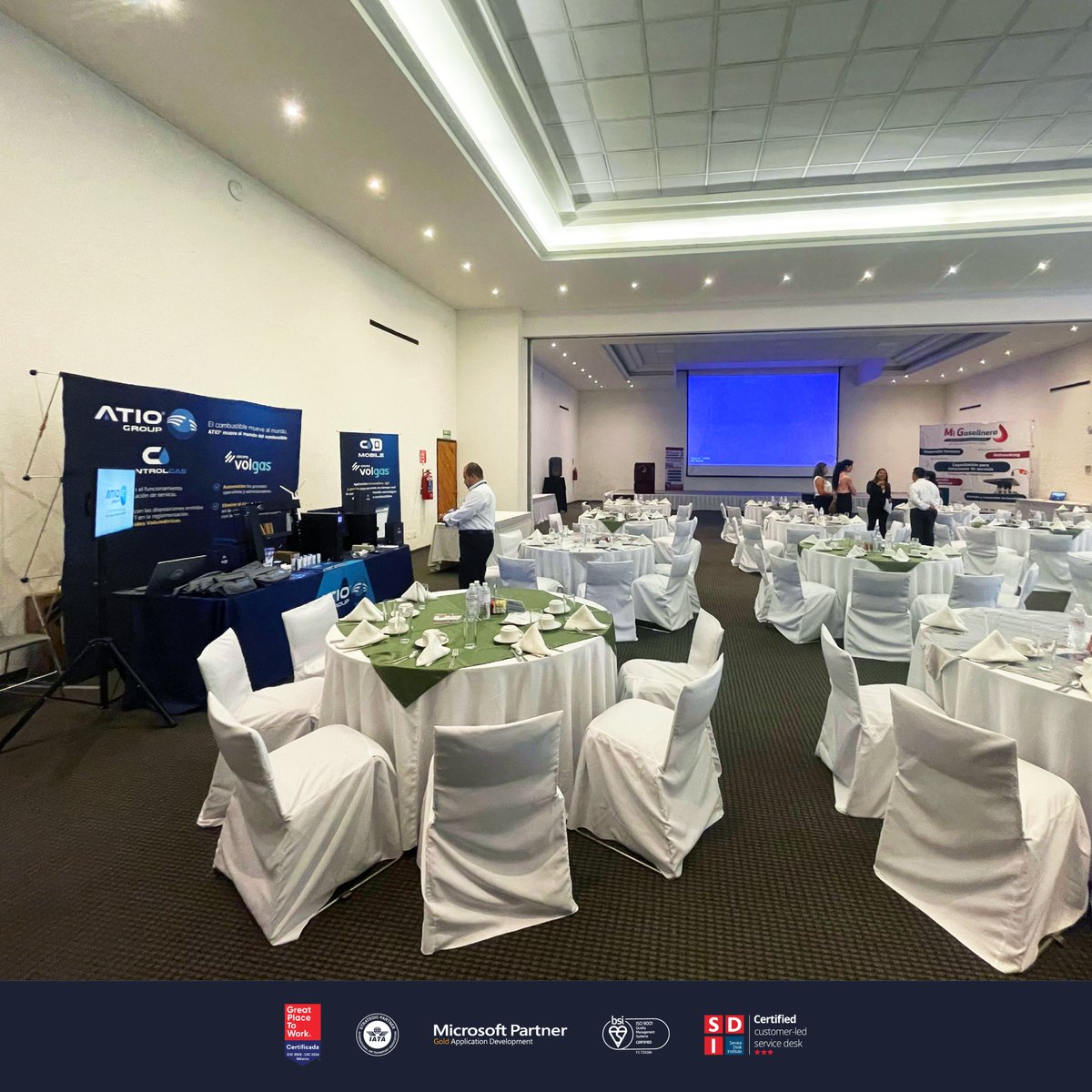 ATIOGroup's tweet photo. ¡#ATIOGroup, presentes en los mejores eventos! 🤩

Nos encontramos en el evento de #MiGasolinera en #Oaxaca junto a @GrupoVolgas, brindando nuestras #soluciones de #innovación y #tecnología a los asistentes para potenciar su #negociogasolinero. ⛽️

#ControlGAS #EstaciónDeServicio https://t.co/qFRAHq9UKV