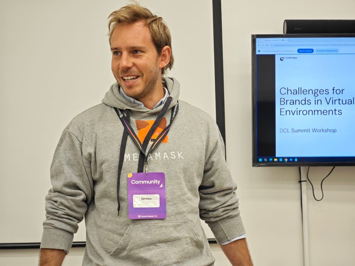 MetaMask.eth 🦊 (@metamask) on Twitter photo Cheee, algún argentin@ por acá? 🧉 un poco nublada y lluviosa (o shuviosa?) Buenos Aires hoy, no? Es lo que nos chifla <a href="/JmsWicker/">James Wicker</a> que por está unos días en Argentina, participando de la <a href="/decentraland/">Decentraland</a> Community Summit #dclsummit Cheee, algún argentin@ por acá? 🧉 un poco nublada y lluviosa (o shuviosa?) Buenos Aires hoy, no? Es lo que nos chifla <a href="/JmsWicker/">James Wicker</a> que por está unos días en Argentina, participando de la <a href="/decentraland/">Decentraland</a> Community Summit #dclsummit