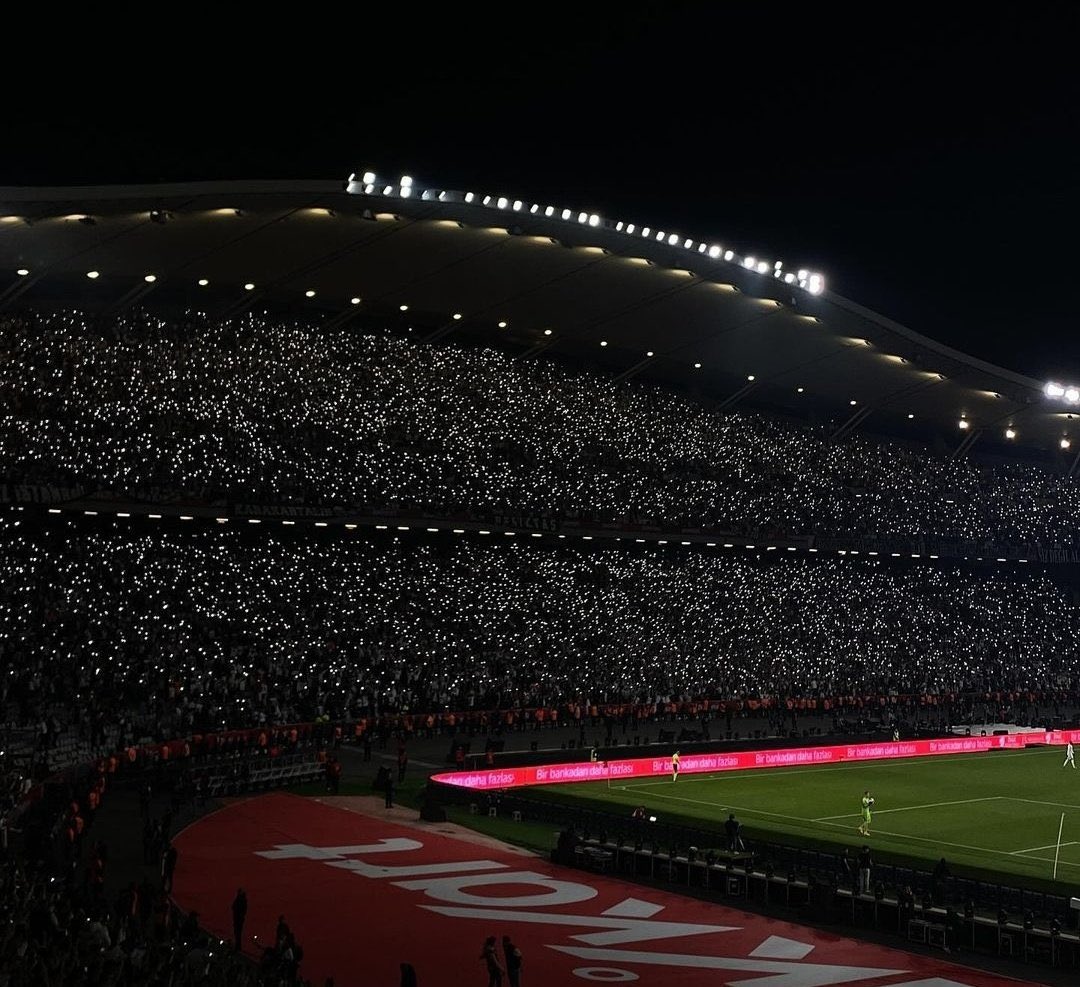 HaberKartali's tweet photo. DÜNYANIN EN BÜYÜK TARAFTARI!

#ŞAMP11YON 🏆 https://t.co/BQVqzeG440