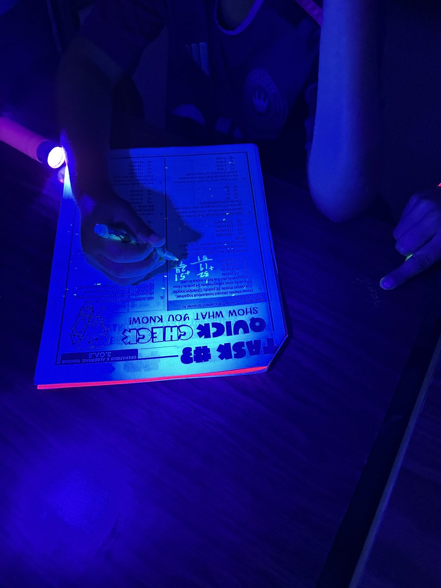 TuttlesClass's tweet image. GLOW DAY!!! This is always my favorite day of EOG review 🤩