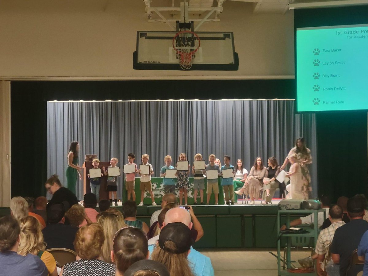 mrs_aubreesmith's tweet photo. Awards Day 2024 ✅ 

@CCSC_Bulldogs @ClCentralElem https://t.co/Qli65QwsHL