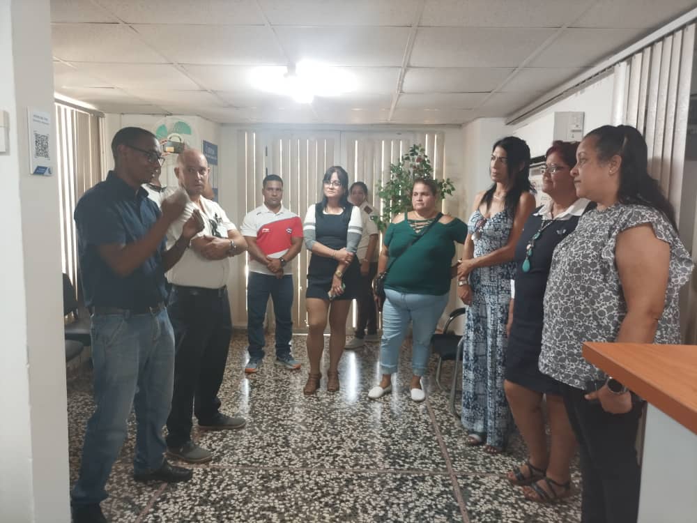 Hoy iniciamos la visita al municipio #Jaruco en #Mayabeque por la Oficina Comercial de @ETECSA_Cuba. Intercambiamos con directivos y trabajadores sobre los servicios que ofrecen a la población y los retos que asumen en el proceso de #TransformaciónDigital y la #Bancarización.