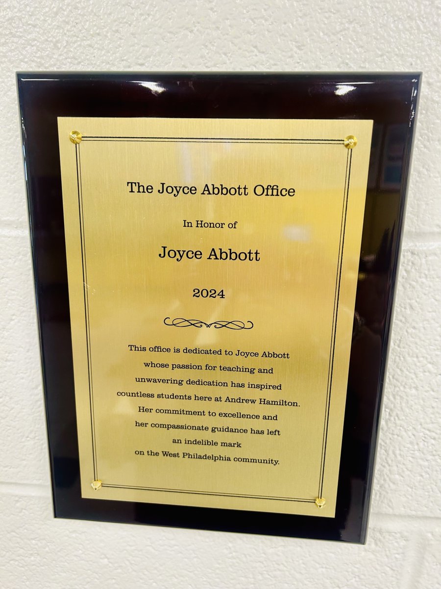 Such a pleasure to join Andrew Hamilton School to celebrate Joyce Abbott's remarkable career. The school named its office 'The Joyce Abbott Office,' installed a plaque in her honor, and unveiled a portrait of @AbbottElemABC creator Quinta Brunson alongside Joyce. Truly deserved!