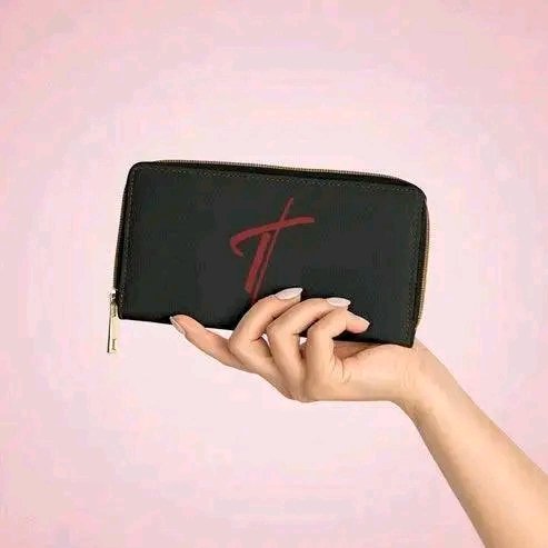 bashilora75727's tweet image. Chic and practical – loving my new Women&apos;s Wallet from Cross in sleek black and red! Zippered perfection for on-the-go style. Shop now bit.ly/3NkKvRR👛 visit our Instagram page@ bit.ly/3QL1I81✨ #CrossFashion #WalletEssentials