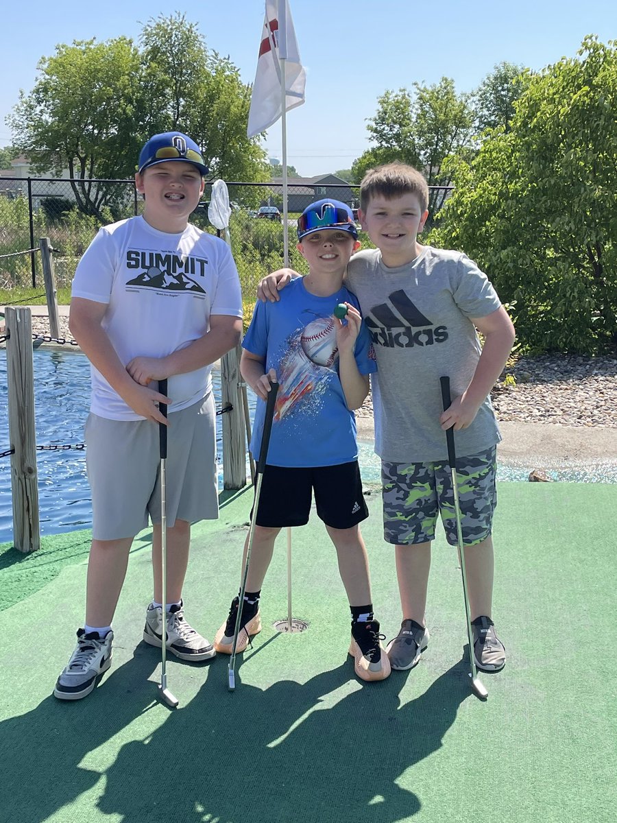 Thank you Waters Edge Mini Golf in Owatonna for a great field trip 💙 Another awesome day in 4th grade! #owatonnaproud #mckinleystrong