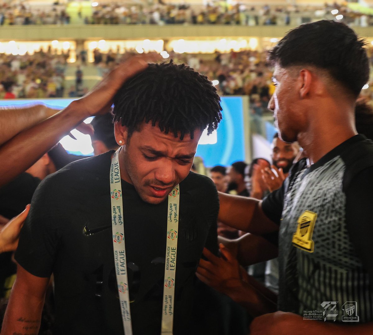 أغمضتها كي لا تفيض فأمطرت 🥹💛
#الاتحاد_ضمك
#ليلة_الوفاء