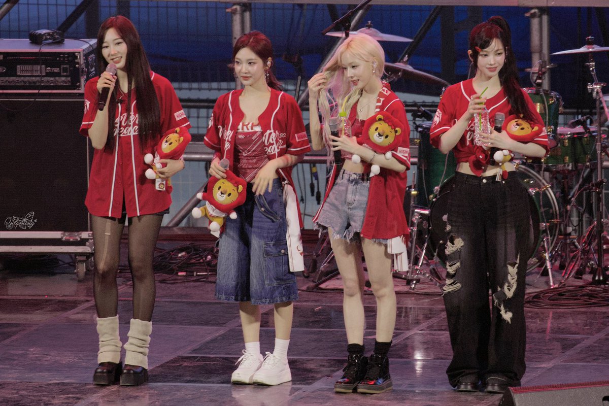 240523 경희대 축제
#에스파 #카리나 #지젤 #윈터 #닝닝
#AESPA #KARINA #GISELLE #WINTER #NINGNING