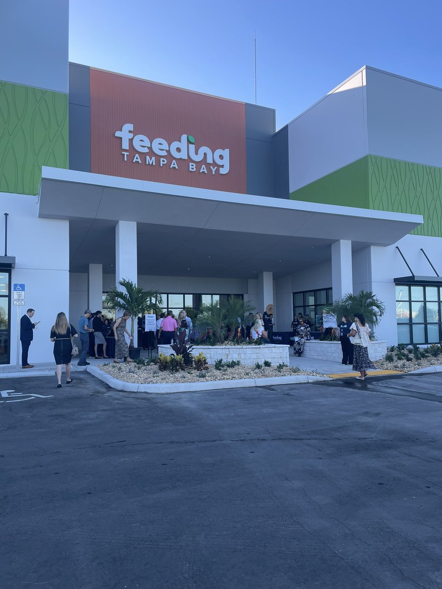 audettebruce's tweet photo. Amazing things happening @FeedingTampaBay. Thank you for investing in Tampa Bay’s future! https://t.co/O2LLQEJWze