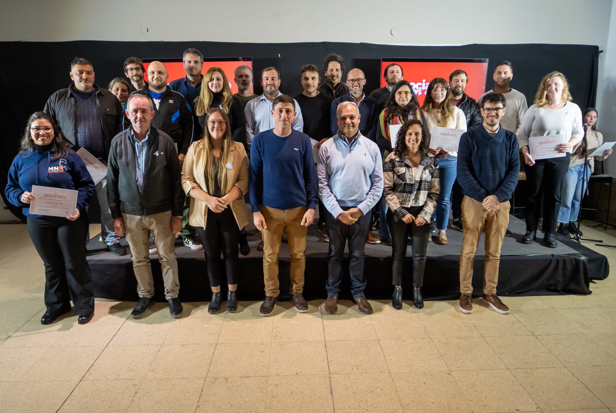 mlauramondino's tweet photo. Son tiempos de construcción y resistencia colectiva.
Es importante seguir trabajando por la buena política, esa que transforma realidades y apuesta por un estado eficiente. https://t.co/6cS8p9CM0F