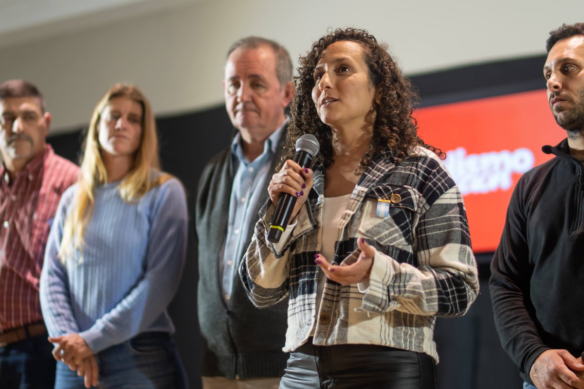 mlauramondino's tweet photo. Son tiempos de construcción y resistencia colectiva.
Es importante seguir trabajando por la buena política, esa que transforma realidades y apuesta por un estado eficiente. https://t.co/6cS8p9CM0F