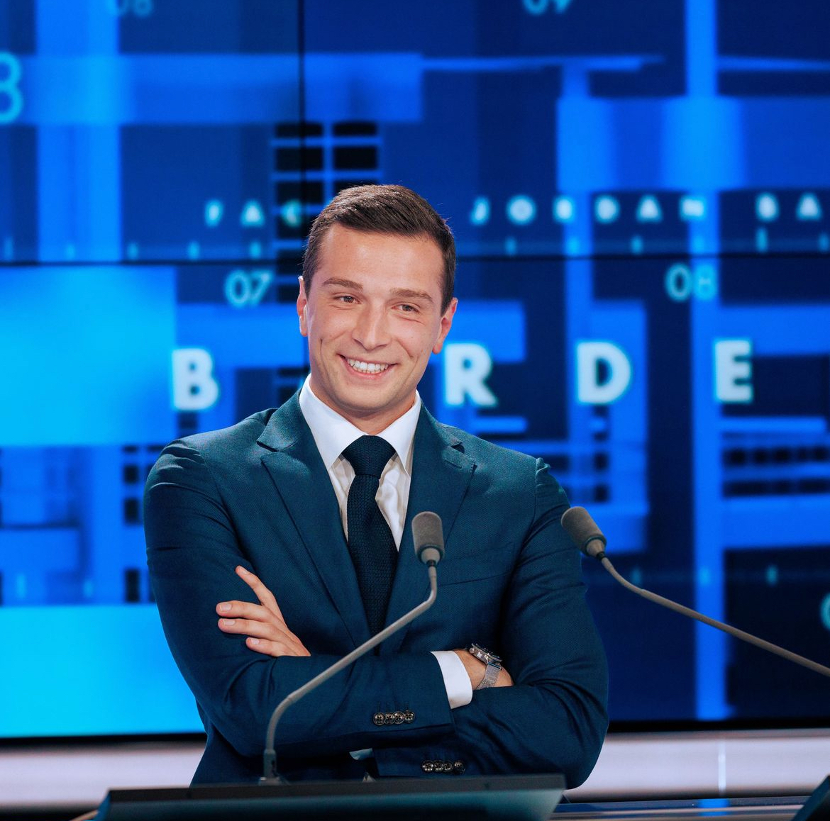 tanguy_france's tweet photo. Jordan Bardella fut magistral ce soir face à un Gabriel Attal arrogant et nerveux, et c’est compréhensible lorsque l’on doit défendre un bilan si calamiteux.

Le 9 juin, aucune voix ne devra manquer pour faire gagner la liste patriote. Fier de notre candidat !🇫🇷

#LEvenement https://t.co/ynVRmhVOQp