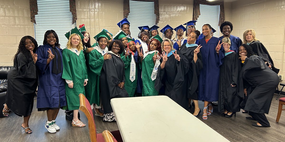 GriffinSpalding's tweet photo. Congratulations to the @AZKSrong Class of 2024 graduates! "This chapter is done, but the story's not over." 🎓 #GSCSGrad24 @GriffinSpalding https://t.co/8saIHvrApJ