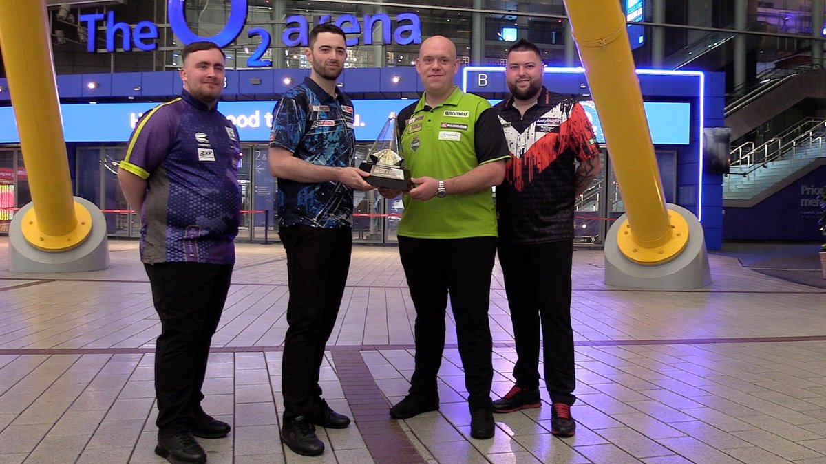 In the 17th week of the Premier League. 8 players have been cut to 2. It’s now time for the final! It’s Luke Littler Vs Luke Humphries with both players winning their semi 10-5. The bookies have Humphries, there’s a lot of Nuke fans in the O2, who will lift the trophy?! 🏆