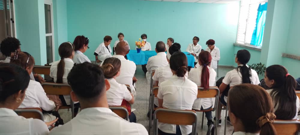 🤝🏻🩺La experiencia , la plenitud del conocimiento en las ciencias de la salud y la pedagogía se tomaron de las manos con la sapiencia juvenil en PEDIAPRI 2024. 🏥 @PepeHospital #CubaPorLaVida 🇨🇺 #PinarXNuevasVictorias