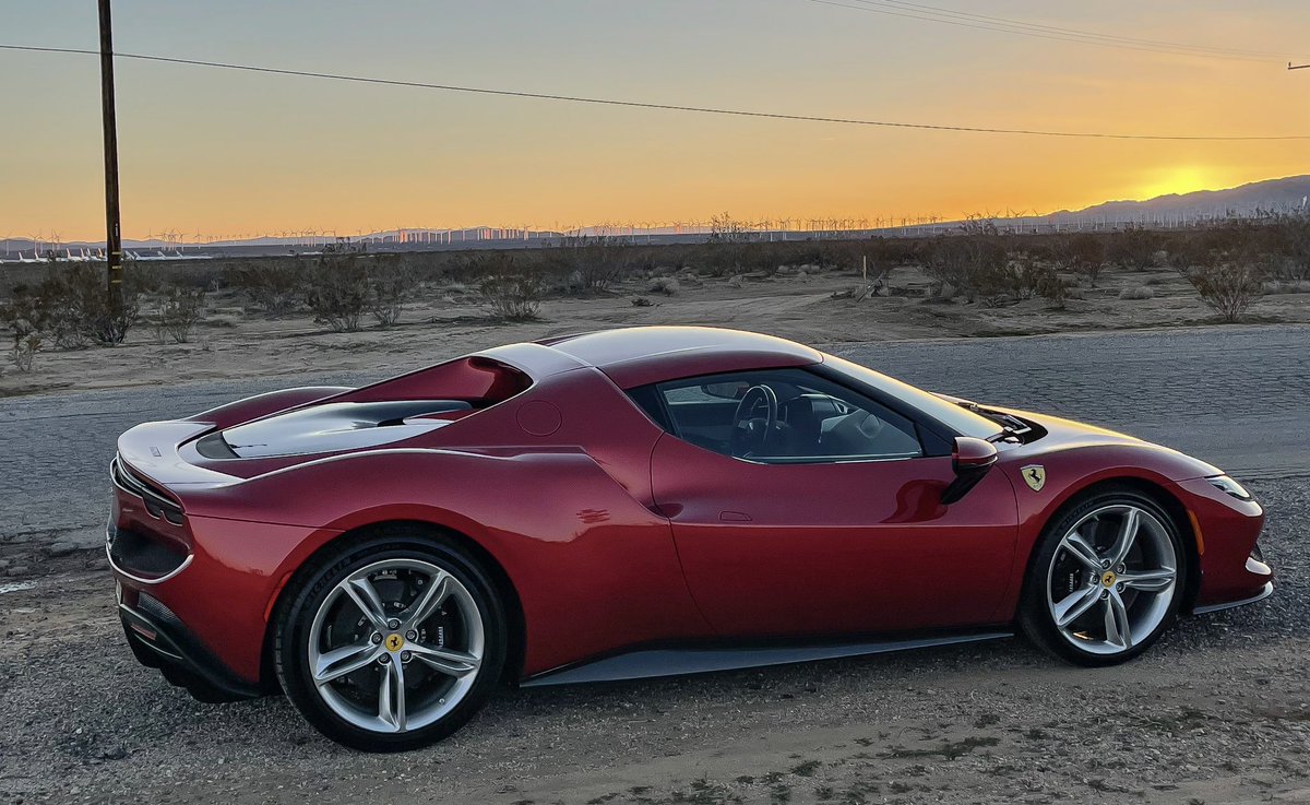 Dreaming of better days. #sunset #ferrari @chasinglimits1 @Bellagiotime @NetoDemetriou @FormulaOneWorld @KirbysCarBlog @BrandonFugal @vintage_pic @toystark6886 @tomsegura