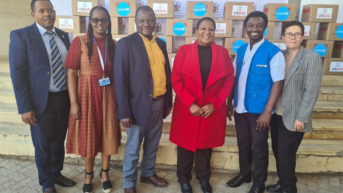 UnicefNamibia's tweet photo. Today @USAID handed over 14 tons of ready-to-use therapeutic food #RUTF to @MhssNamibia. The #RUFT was
procured with funding from @USAID using @UNICEF
procument mechanism Over 1000 children suffering from severe #malnutrition will benefit from this life-saving assistance https://t.co/BuysbnUgit