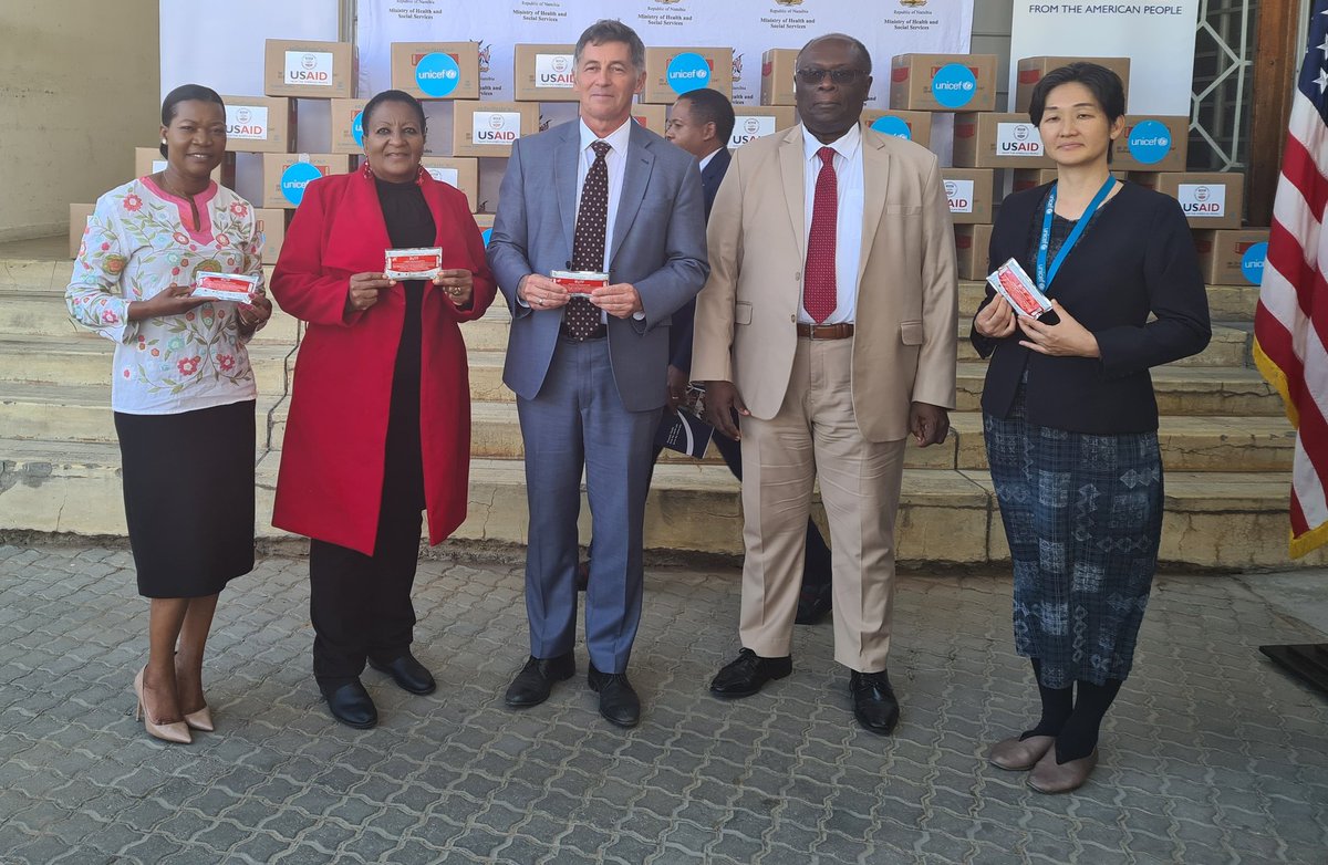 UnicefNamibia's tweet photo. Today @USAID handed over 14 tons of ready-to-use therapeutic food #RUTF to @MhssNamibia. The #RUFT was
procured with funding from @USAID using @UNICEF
procument mechanism Over 1000 children suffering from severe #malnutrition will benefit from this life-saving assistance https://t.co/BuysbnUgit
