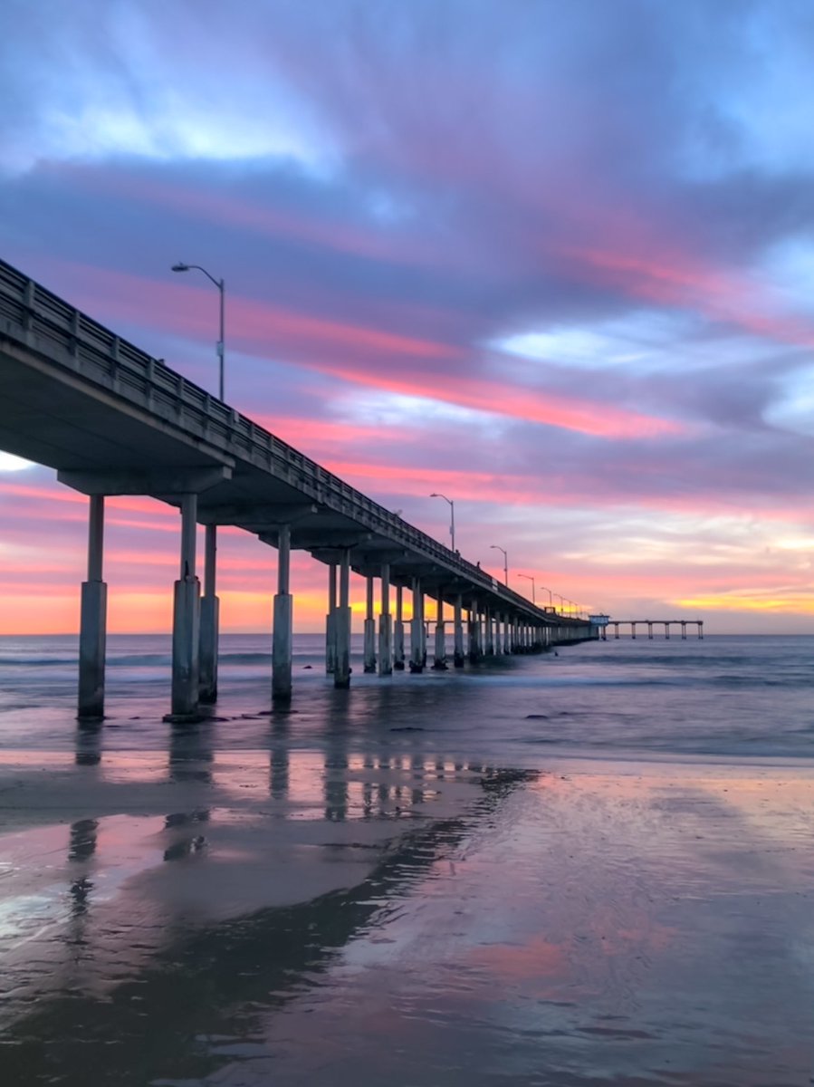 ComerComer5's tweet photo. @BraydenCreation Sunsets like this are always vibrant! https://t.co/srq6HKpYIM