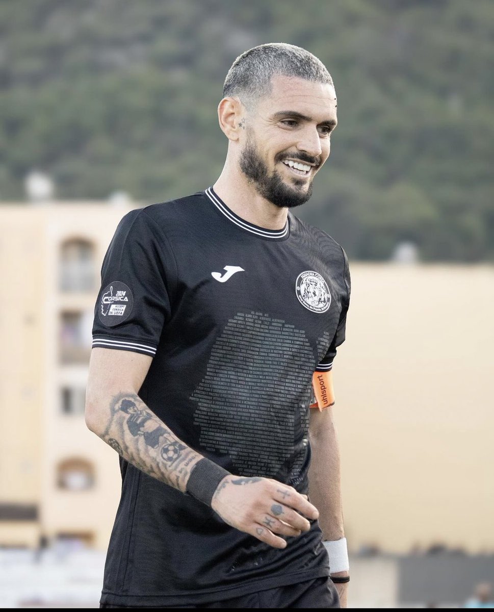 ActuL1_'s tweet photo. Rémy Cabella avec la Squadra Corsa ✨🖤🤍

La Corse s’est imposée 3-0 face à la Sardaigne avec un duo Santelli-Cabella en feu. 🥵

📸 IG @/estelle.pics https://t.co/pV3VqhgFnW