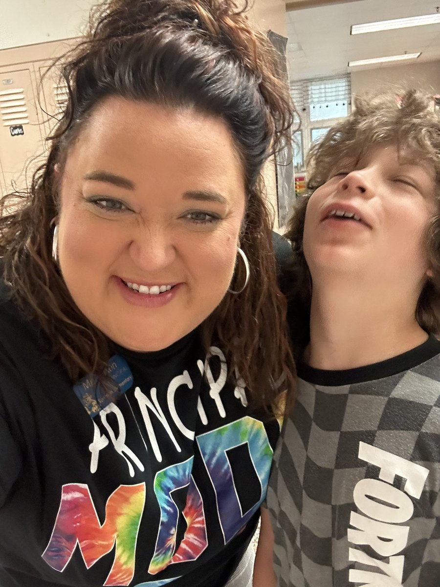 The fact that I get to do this year after year is mind blowing. I feel so very blessed to get to lead a building so focused on building relationships and helping kids reach their potential!

#lifeofanelementaryprincipal  #BeATiger #WatchSunmanDearborn