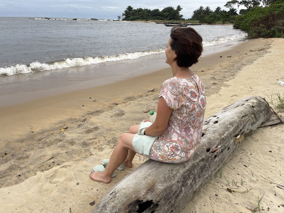 face2faceberlin's tweet photo. 🍷✨ Entdeckt mit uns magische Momente in Kribi, wo Wein auf Wellen trifft. 🌊 Nächste Reise: 18.12.2024 - 02.01.2025. Findet Ruhe in der Schönheit Kameruns! 
#Kribi #Kamerun2024 #Reisen #face2facepromo #face2faceberlin #discovercameroun2024 #themomentNYE https://t.co/W4vdYFACa5